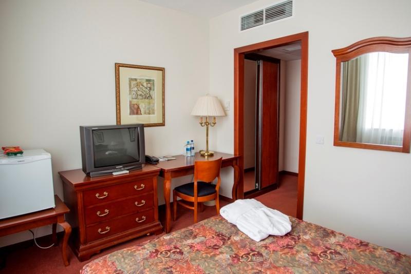 Atyrau Hotel Экстерьер фото