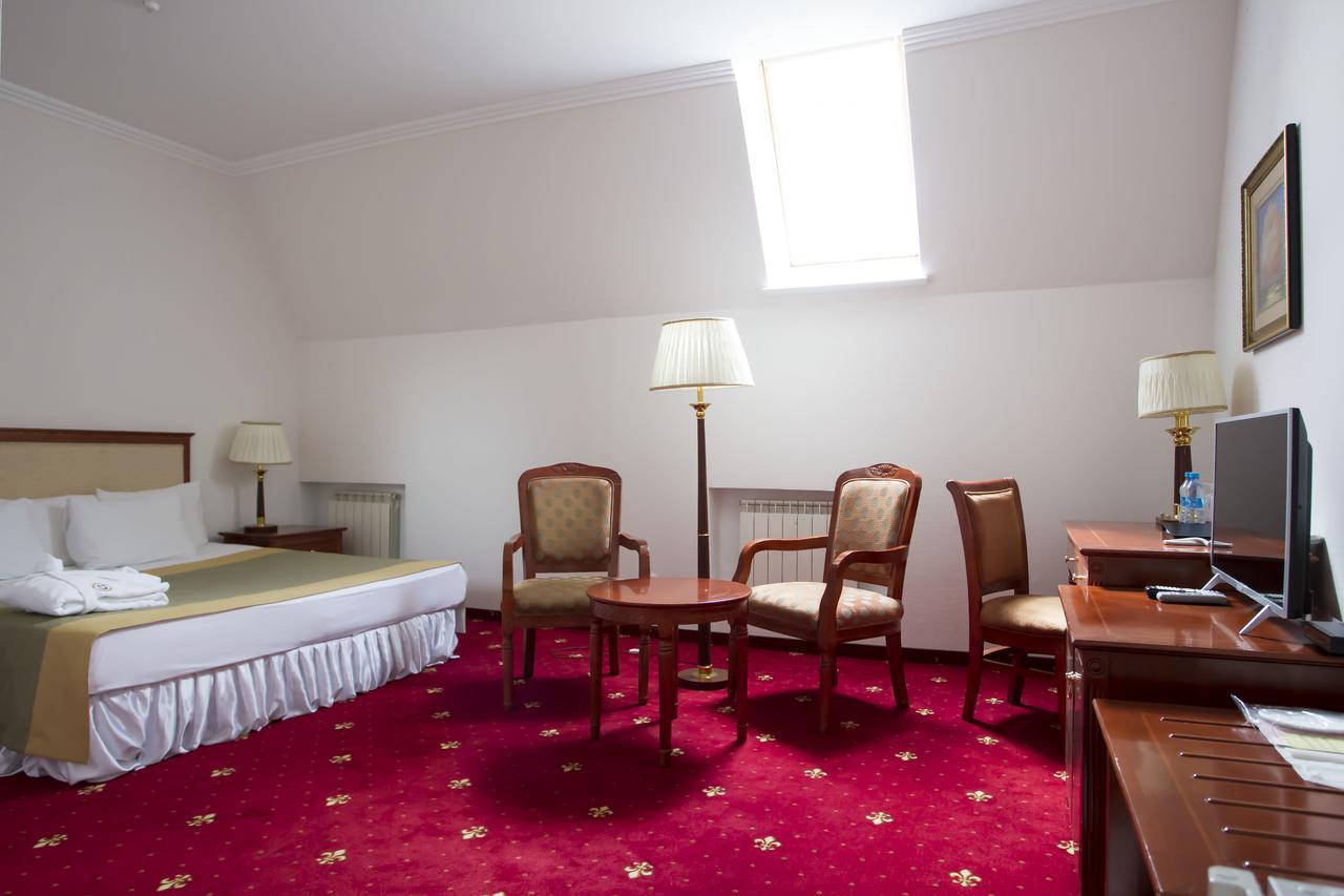 Atyrau Hotel Экстерьер фото