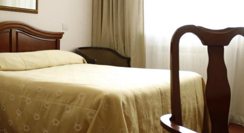 Atyrau Hotel Экстерьер фото